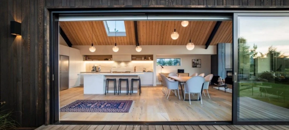 Outdoor decking & Indoor flooring